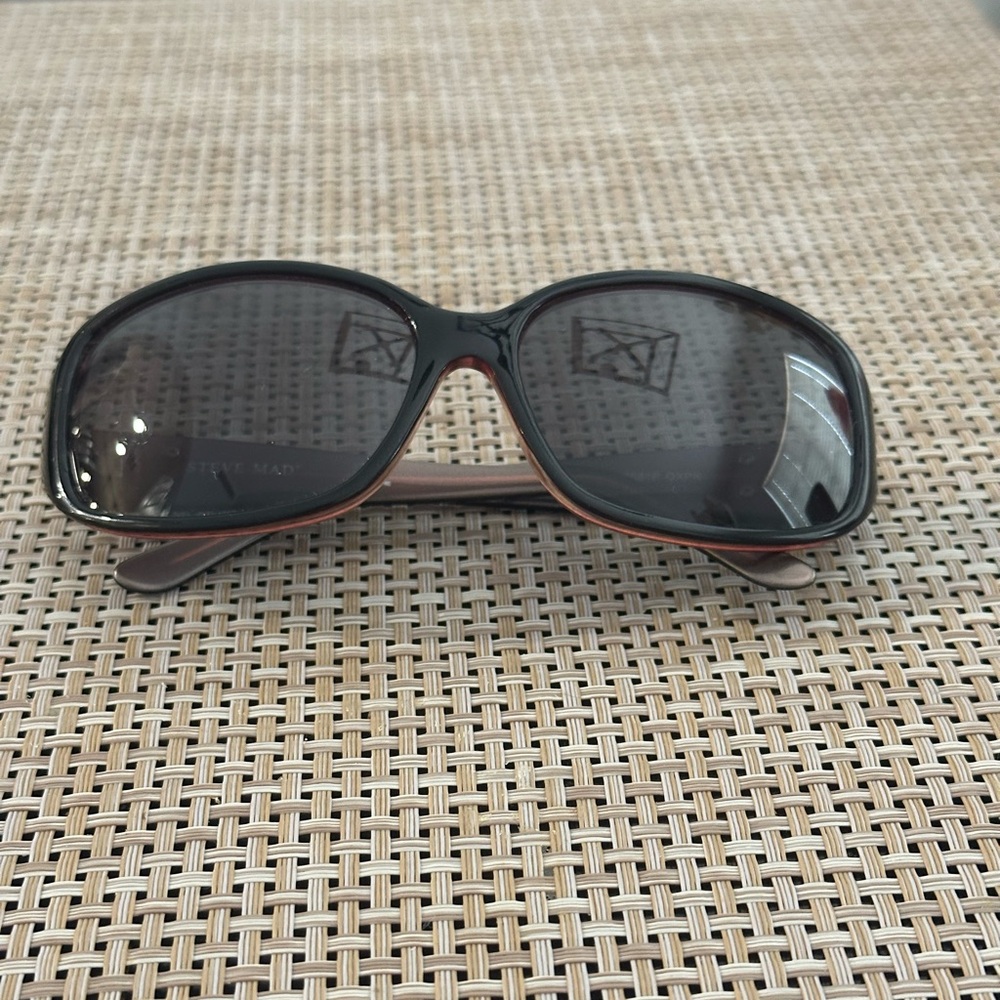 Steve Madden black sunglasses